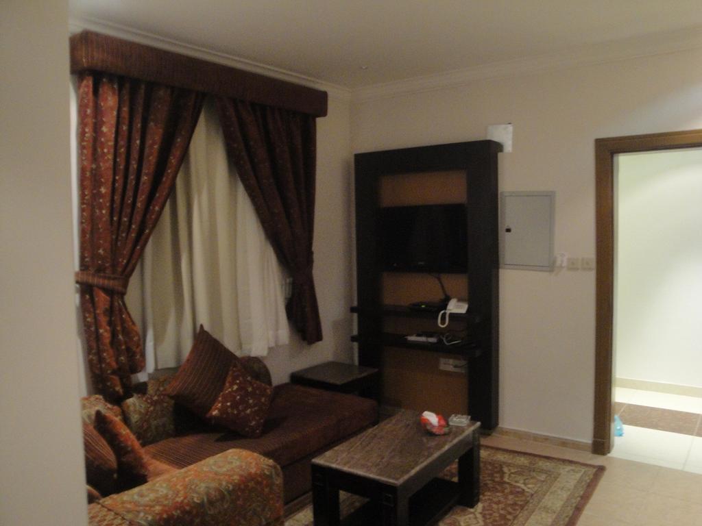 Jenan Al Malaz Hotel Apartments ริยาดห์ ห้อง รูปภาพ